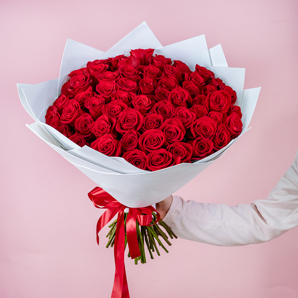Купить Букет из 60 красных роз 50 см (Эквадор) в  с бесплатной доставкой: цена, фото, описание