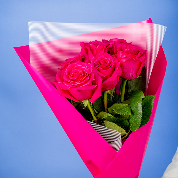 Купить Букет из 6 розовых роз 50 см (Эквадор) в  с бесплатной доставкой: цена, фото, описание