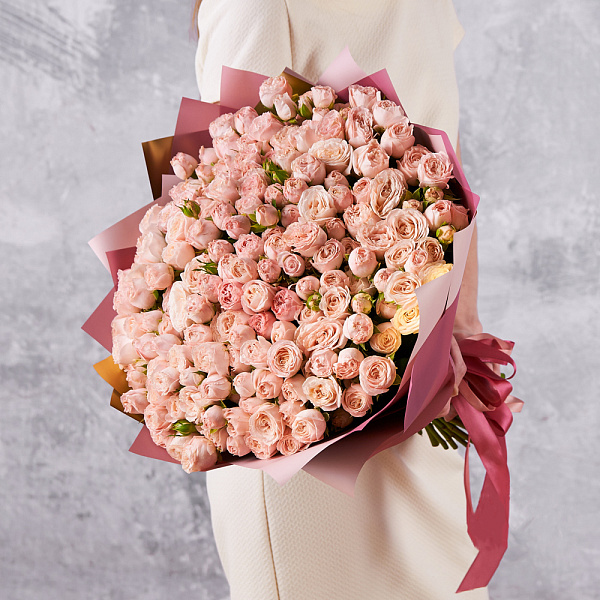 Купить Букет из 51 кустовой розы Мадам бомбастик в  с бесплатной доставкой: цена, фото, описание