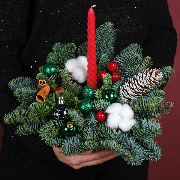 Купить Композиция «Новогоднее чудо» в  с бесплатной доставкой: цена, фото, описание