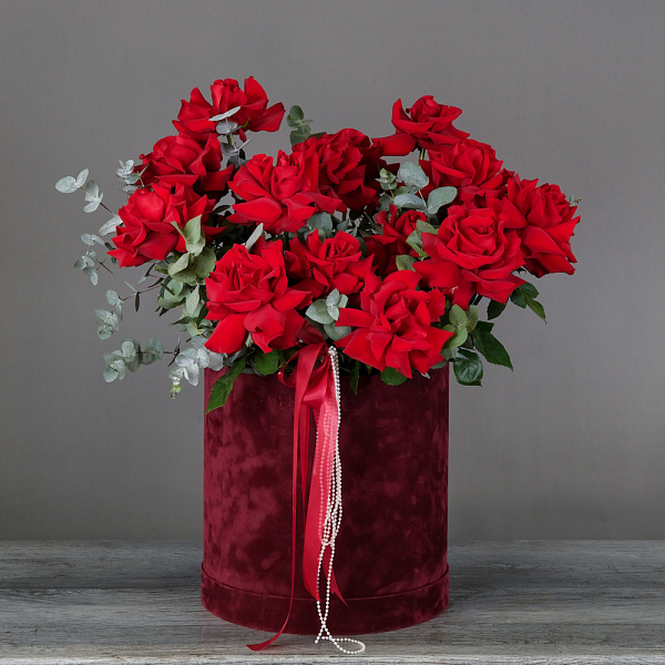 Купить Композиция в шляпной коробке «Роскошь» L в  с бесплатной доставкой: цена, фото, описание