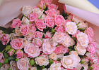 Купить Букет «25 кустовых роз микс» (Кения) в Санкт-Петербурге с бесплатной доставкой: цена, фото, описание