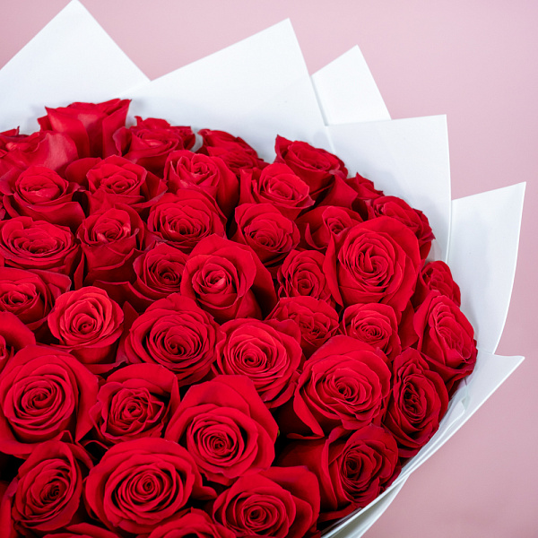 Купить Букет из 60 красных роз 50 см (Эквадор) в  с бесплатной доставкой: цена, фото, описание