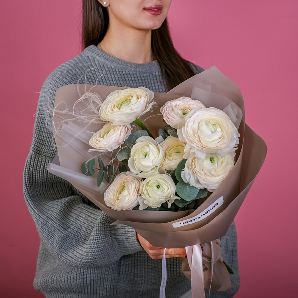 Купить Букет из 9 ранункулюсов и эвкалипта в  с бесплатной доставкой: цена, фото, описание