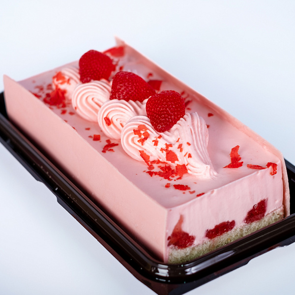 Купить Торт Муссовый «Клубника». Золотой состав в  с бесплатной доставкой: цена, фото, описание