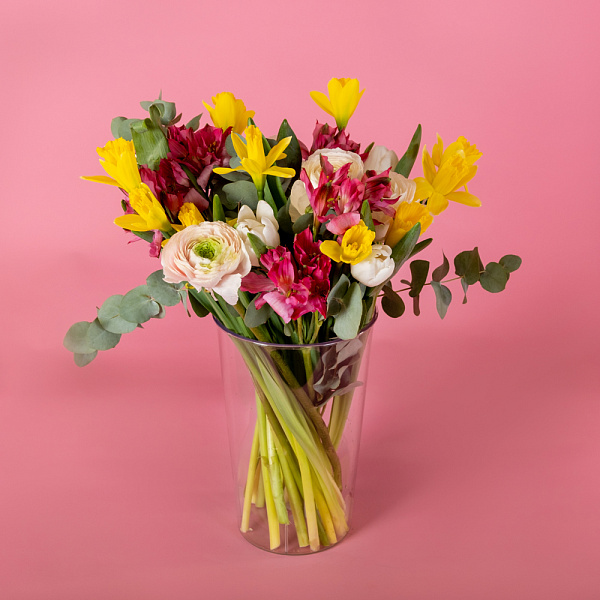 Купить Цветочная подписка на месяц в  с бесплатной доставкой: цена, фото, описание