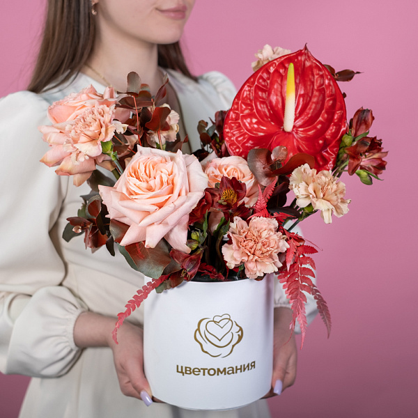 Купить Композиция в шляпной коробке «Каприз» в  с бесплатной доставкой: цена, фото, описание