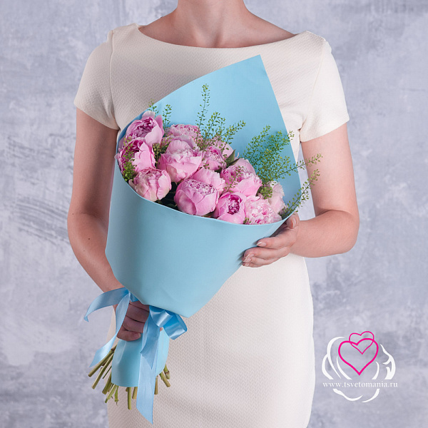 Купить Букет из 15 розовых пионов (Стандарт) с тиласпией в  с бесплатной доставкой: цена, фото, описание