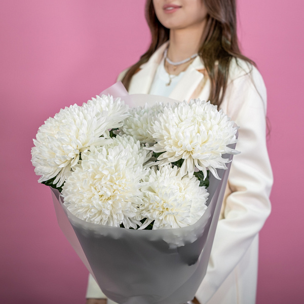 Купить Букет из 7 белых хризантем экстра в  с бесплатной доставкой: цена, фото, описание