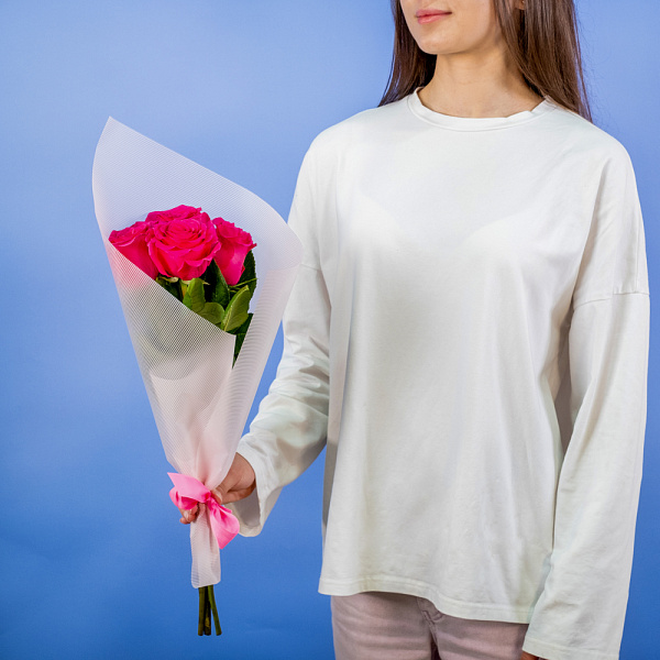 Купить Букет из 4 розовых роз 50 см (Эквадор) в  с бесплатной доставкой: цена, фото, описание