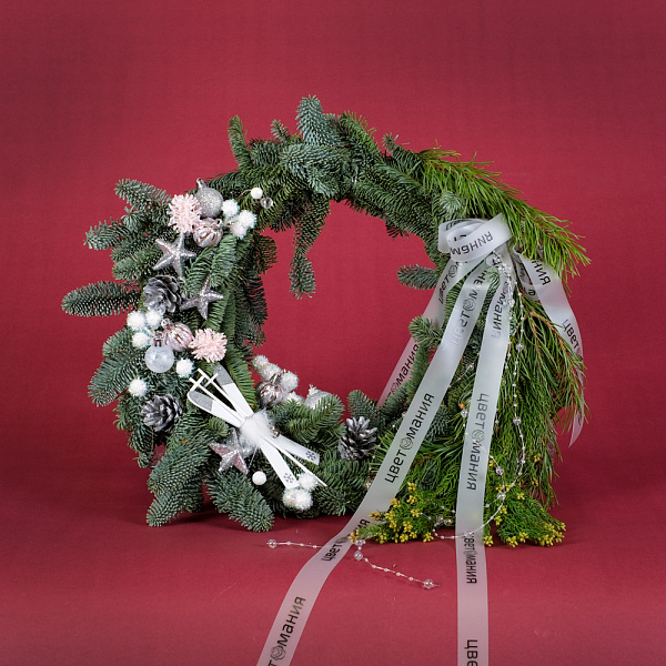 Купить Венок «В зимнем лесу» в  с бесплатной доставкой: цена, фото, описание