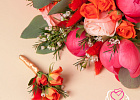 Купить Яркий свадебный букет из пионов и роз в Санкт-Петербурге с бесплатной доставкой: цена, фото, описание