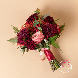 Купить Букет невесты из бордовых георгинов и роз в Санкт-Петербурге с бесплатной доставкой: цена, фото, описание