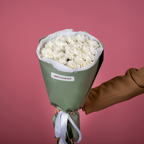 Купить Букет из 15 белых гвоздик в упаковке в  с бесплатной доставкой: цена, фото, описание