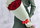 Купить Букет из 25 красных роз 60-70 см (Эквадор) в Санкт-Петербурге с бесплатной доставкой: цена, фото, описание