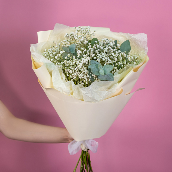 Купить Букет из гипсофил с эвкалиптом в  с бесплатной доставкой: цена, фото, описание