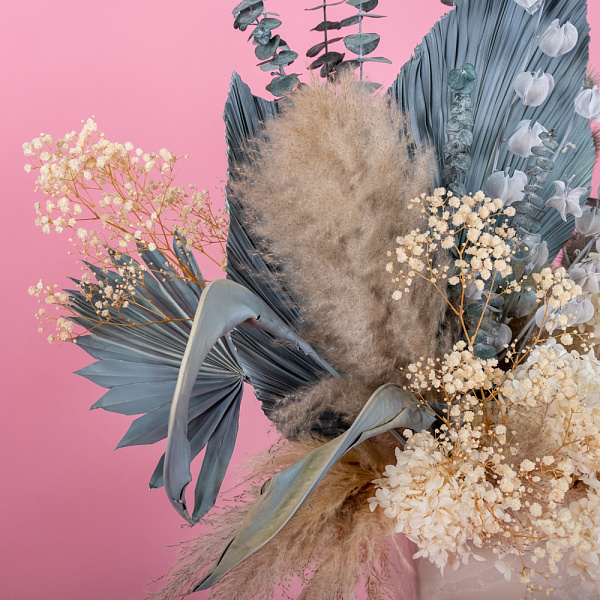 Купить Композиция из сухоцветов для интерьера «Вдохновение» в  с бесплатной доставкой: цена, фото, описание