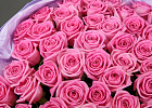 Купить Букет из 51 розовой розы 60 см (Россия) в упаковке в  с бесплатной доставкой: цена, фото, описание
