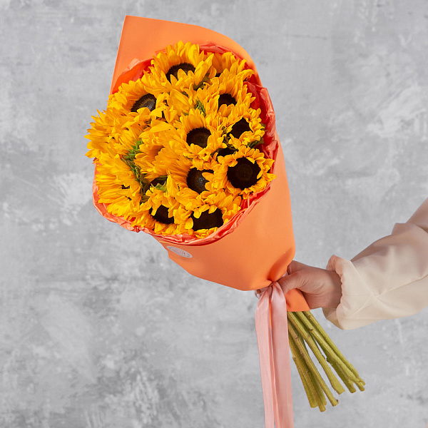 Купить Букет из 15 подсолнухов в  с бесплатной доставкой: цена, фото, описание