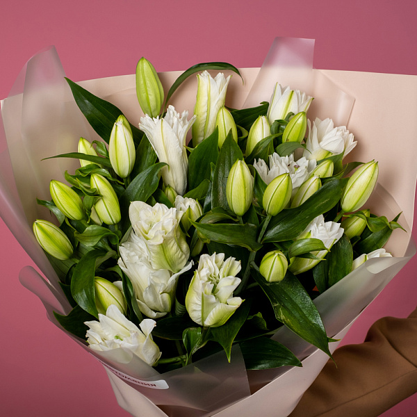 Купить Букет из 9 ароматных лилий в  с бесплатной доставкой: цена, фото, описание