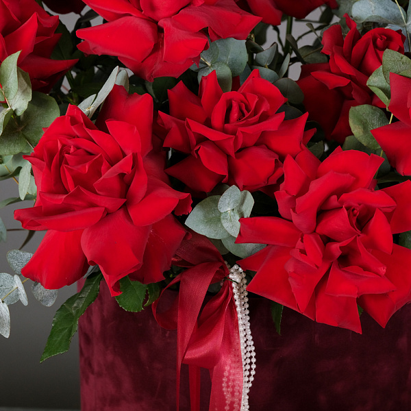 Купить Композиция в шляпной коробке «Роскошь» L в  с бесплатной доставкой: цена, фото, описание