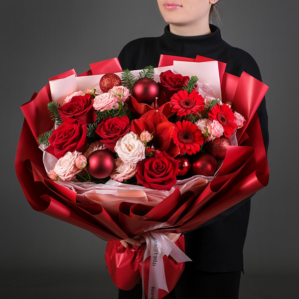 Купить Букет «Зимняя вишня» L в  с бесплатной доставкой: цена, фото, описание