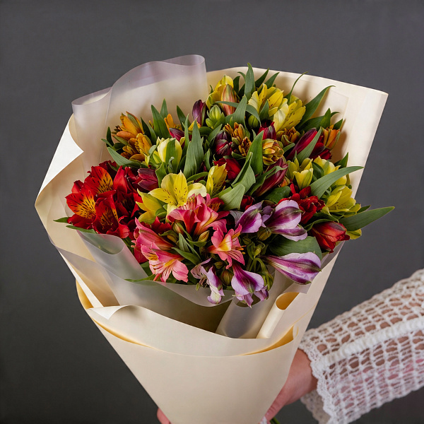 Купить Букет «15 альстромерий» в  с бесплатной доставкой: цена, фото, описание