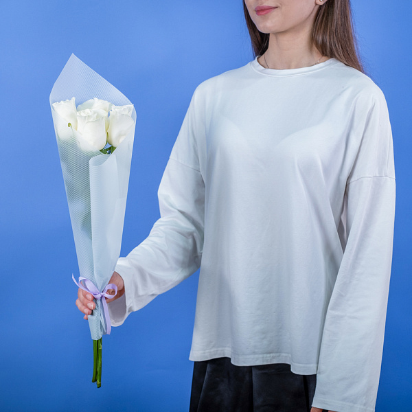 Купить Букет из 4 белых роз 50 см (Эквадор) в  с бесплатной доставкой: цена, фото, описание