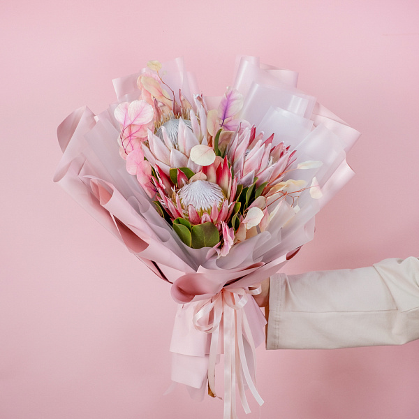 Купить Букет «Королевская протея» в  с бесплатной доставкой: цена, фото, описание