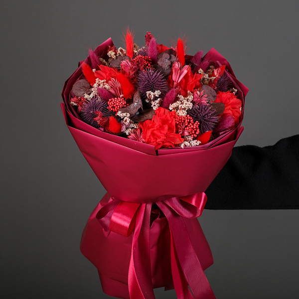 Купить Букет из сухоцветов «Красное вино» в  с бесплатной доставкой: цена, фото, описание