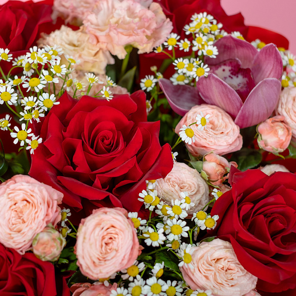 Купить Букет «Горячий шик» в  с бесплатной доставкой: цена, фото, описание