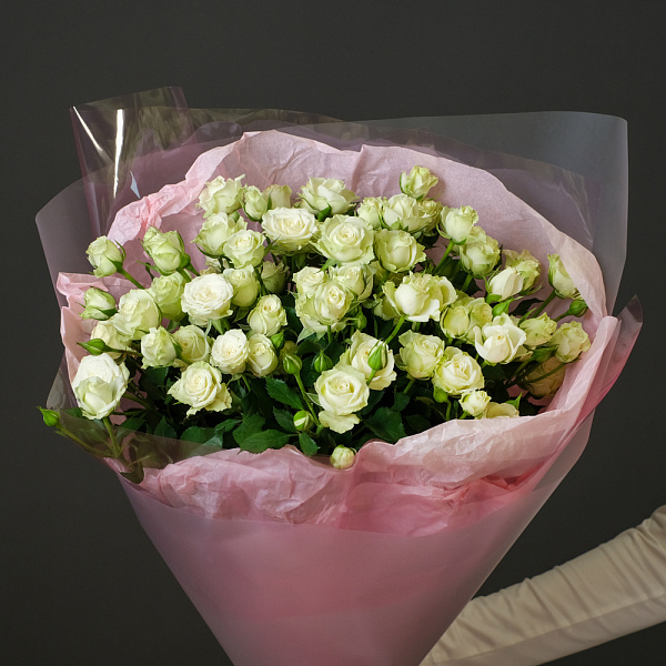 Купить Букет из 9 белых кустовых роз в  с бесплатной доставкой: цена, фото, описание