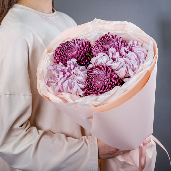 Купить Букет из 5 хризантем экстра в  с бесплатной доставкой: цена, фото, описание