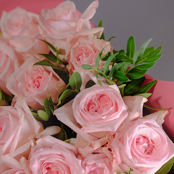 Купить Букет «25 пионовидных розовых роз» в  с бесплатной доставкой: цена, фото, описание
