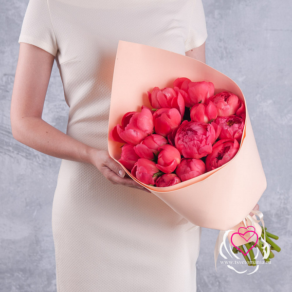 Купить Букет из 15 коралловых пионов (Стандарт) в  с бесплатной доставкой: цена, фото, описание