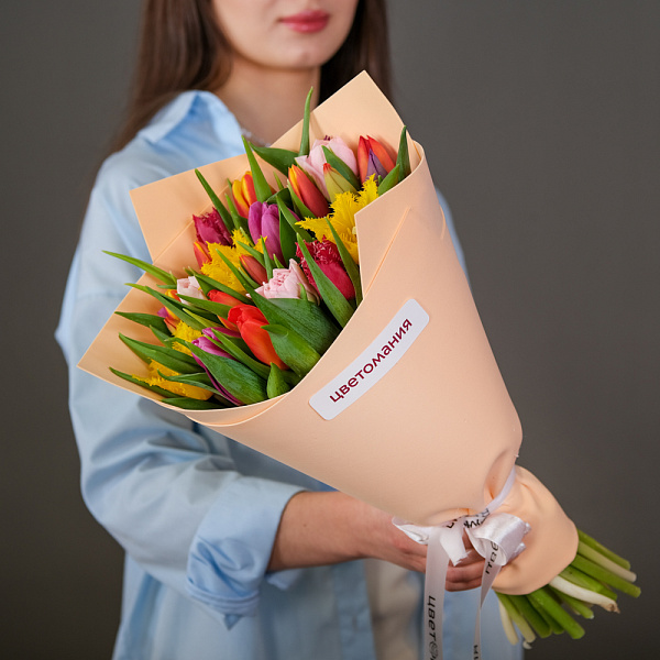 Купить Букет из 25 тюльпанов микс в  с бесплатной доставкой: цена, фото, описание
