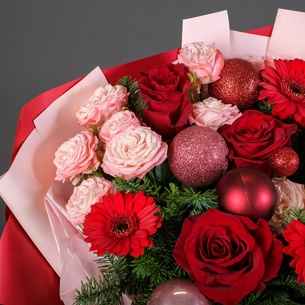 Купить Букет «Зимняя вишня» M в  с бесплатной доставкой: цена, фото, описание