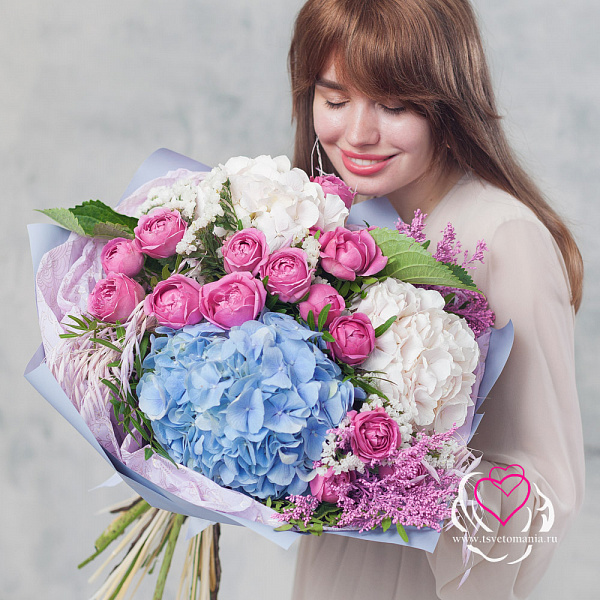 Купить Букет с гортензией «Шелковое кружево» в  с бесплатной доставкой: цена, фото, описание