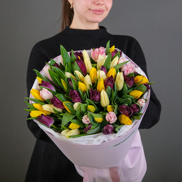 Купить Букет 51 тюльпан микс в  с бесплатной доставкой: цена, фото, описание