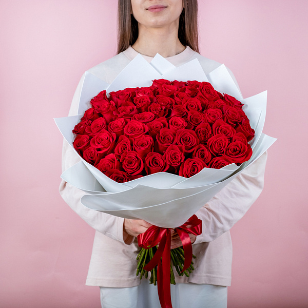 Купить Букет из 60 красных роз 50 см (Эквадор) в  с бесплатной доставкой: цена, фото, описание