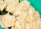Купить Букет из 25 белых роз 50 см (Россия) в Санкт-Петербурге с бесплатной доставкой: цена, фото, описание