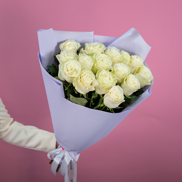 Купить Букет из 15 белых роз 60-70 см (Эквадор) в  с бесплатной доставкой: цена, фото, описание