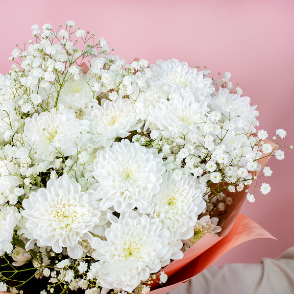 Купить Букет из хризантем и гипсофил в  с бесплатной доставкой: цена, фото, описание