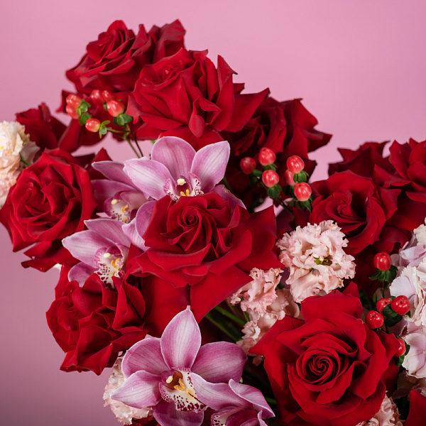 Купить Композиция «В самое сердце» в  с бесплатной доставкой: цена, фото, описание