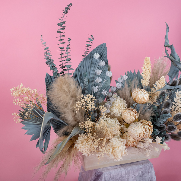 Купить Композиция из сухоцветов для интерьера «Вдохновение» в  с бесплатной доставкой: цена, фото, описание