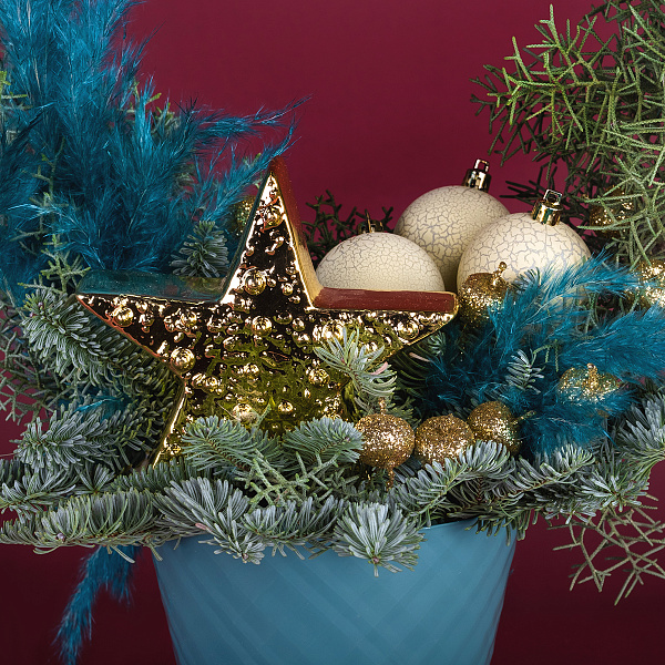 Купить Композиция с фонарем «Последний час декабря» в  с бесплатной доставкой: цена, фото, описание