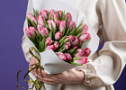 Купить Букет 51 розовый тюльпан в Санкт-Петербурге с бесплатной доставкой: цена, фото, описание