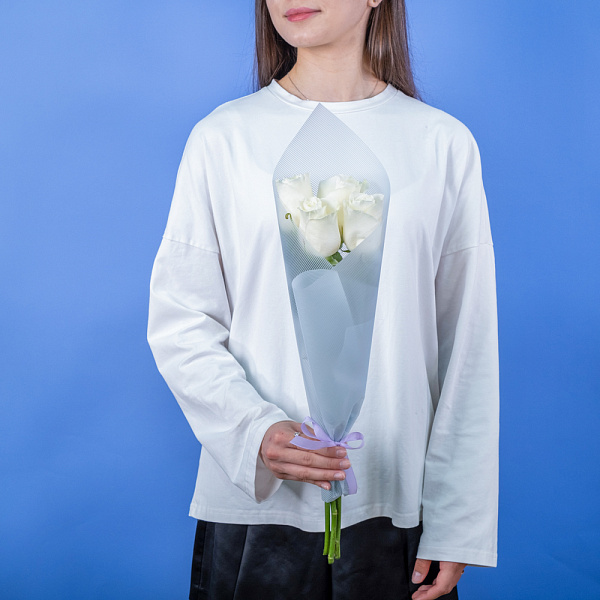 Купить Букет из 4 белых роз 50 см (Эквадор) в  с бесплатной доставкой: цена, фото, описание