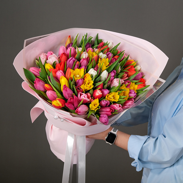 Купить Букет 101 тюльпан микс в  с бесплатной доставкой: цена, фото, описание
