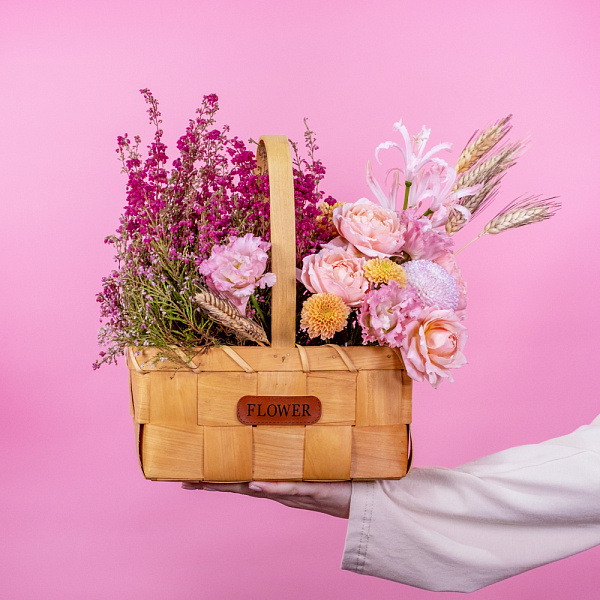 Купить Композиция в корзине «Чистая душа» в  с бесплатной доставкой: цена, фото, описание